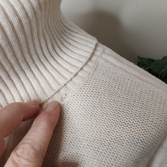 Athleta Merino Wool ‘Fireside’ Turtleneck Sweater in Black & Dove Size Large - Picture 4 of 10